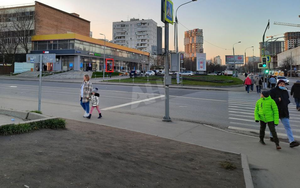 Продажа помещения свободного назначения в Москве в торговом центре на Коровинском шоссе,м.Селигерская,35.5 м2,фото-1