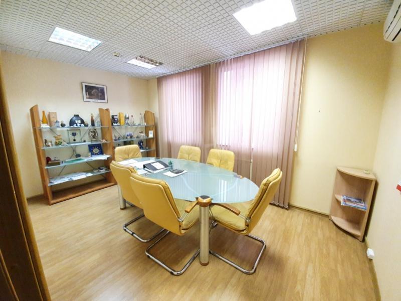 Аренда офиса в Москве в бизнес-центре класса Б на ул Дмитрия Ульянова,м.Академическая,353 м2,фото-1