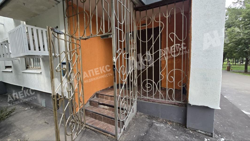 Аренда помещения свободного назначения в Москве в жилом доме на ул Никулинская,м.Озерная,131 м2,фото-1
