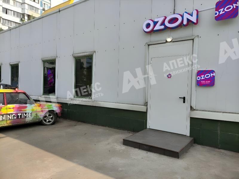 Продажа помещения под магазин в Москве в торговом центре на ул Лобненская,м.Лианозово,99.3 м2,фото-1