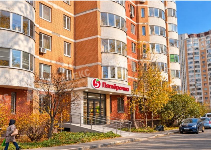 Продажа помещения под магазин в Москве в жилом доме на ул Дубнинская,м.Дегунино (МЦД),542 м2,фото-1