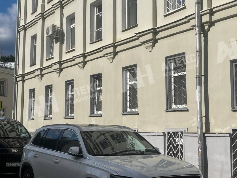 Аренда офиса в Москве Адм. здан. на пер Малый Златоустинский,м.Китай-город,229.3 м2,фото-1