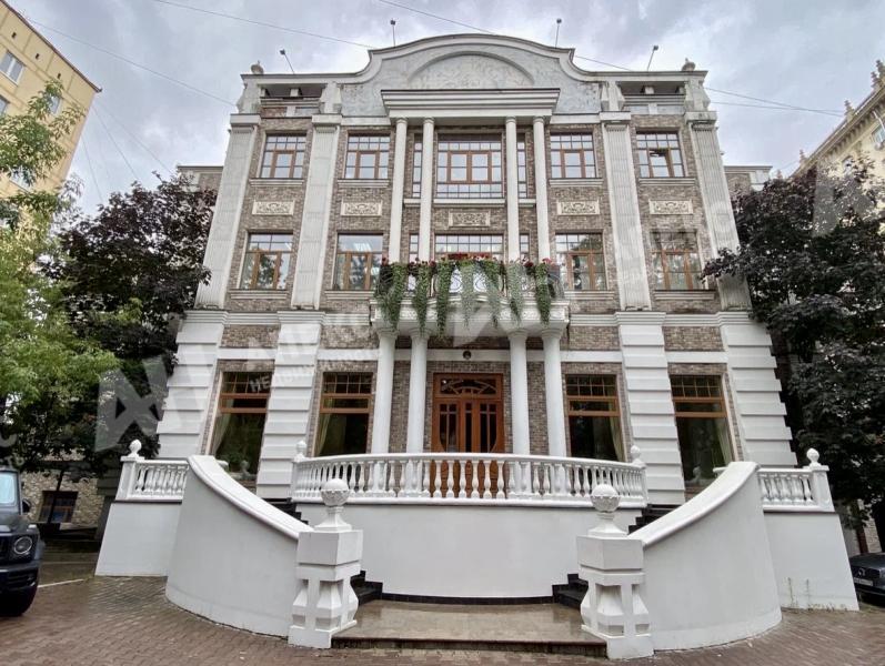 Продажа помещения под офис в Москве в бизнес-центре класса Б на ул Старая Басманная,м.Красные ворота,2000 м2,фото-1