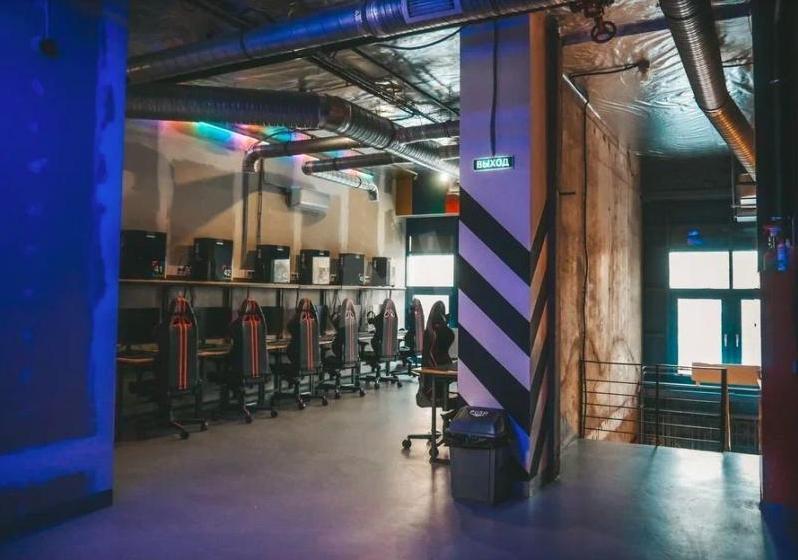 Продажа помещения под магазин в Москве в жилом доме на ул Покрышкина,м.Юго-Западная,184 м2,фото-1