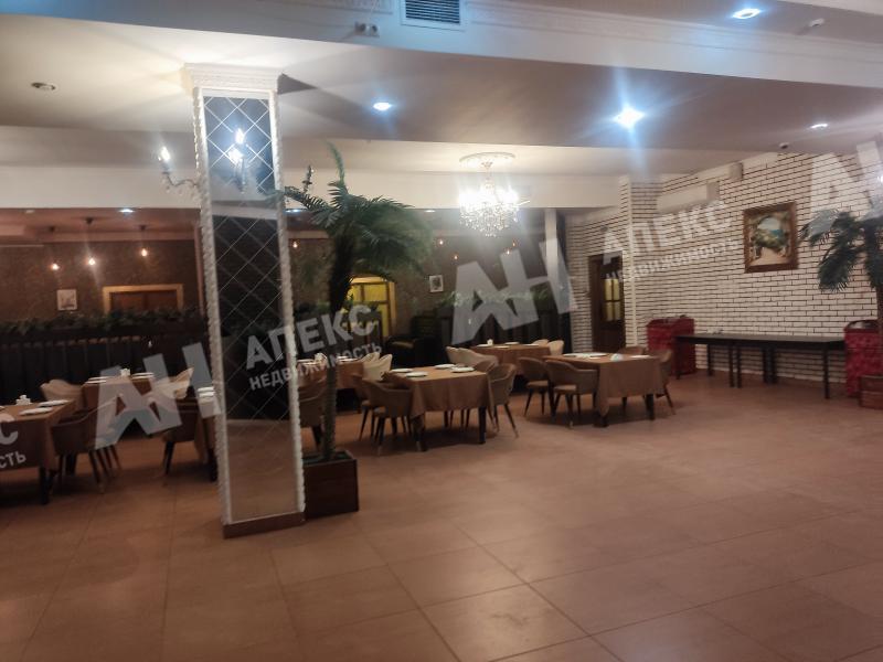 Аренда помещения свободного назначения в Московском в торговом центре на Киевском шоссе ,800 м2,фото-1