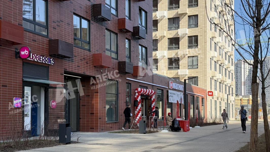 Продажа помещения свободного назначения в Москве в жилом доме на Алтуфьевском шоссе,м.Бибирево,324.9 м2,фото-1