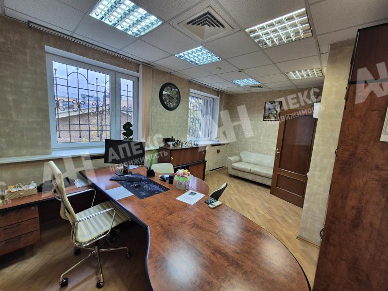 Аренда помещения свободного назначения в Москве в бизнес-центре класса Б на ул 10-летия Октября,м.Спортивная,414 м2,фото-1