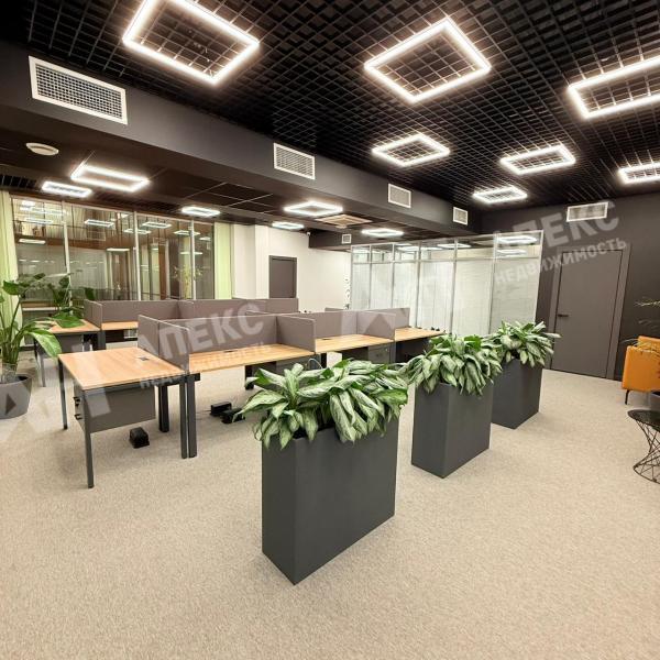 Аренда помещения под офис в Москве в бизнес-центре класса Б на ул Верейская,м.Давыдково,328 м2,фото-1