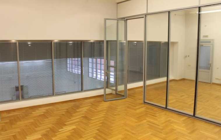 Аренда помещения свободного назначения в Москве в бизнес-центре класса Б на Бережковской набережной,м.Студенческая,1156.9 м2,фото-1