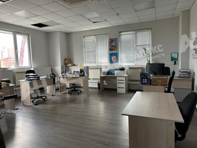 Аренда помещения свободного назначения в Москве в торговом центре на Новочеркасском бульваре,м.Марьино,711 м2,фото-1