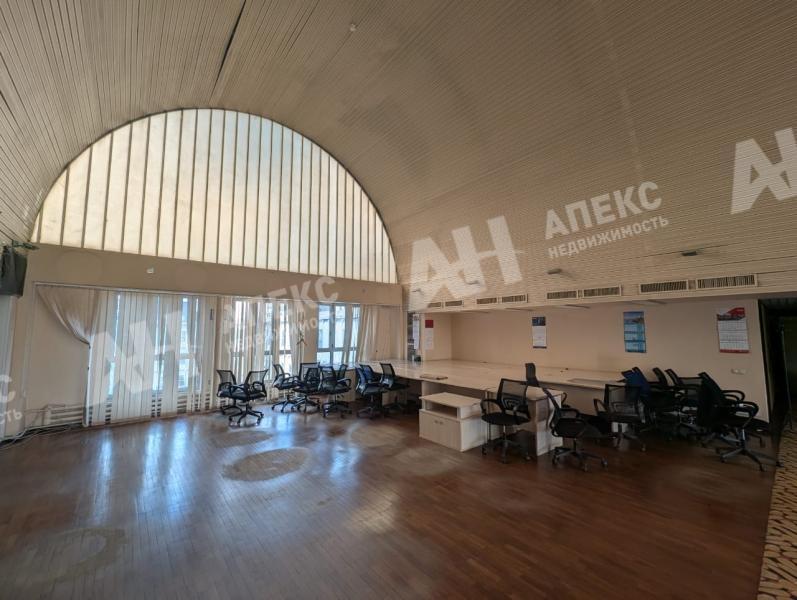 Аренда помещения свободного назначения в Москве в бизнес-центре класса Б на ул Кантемировская,м.Кантемировская,421 м2,фото-1