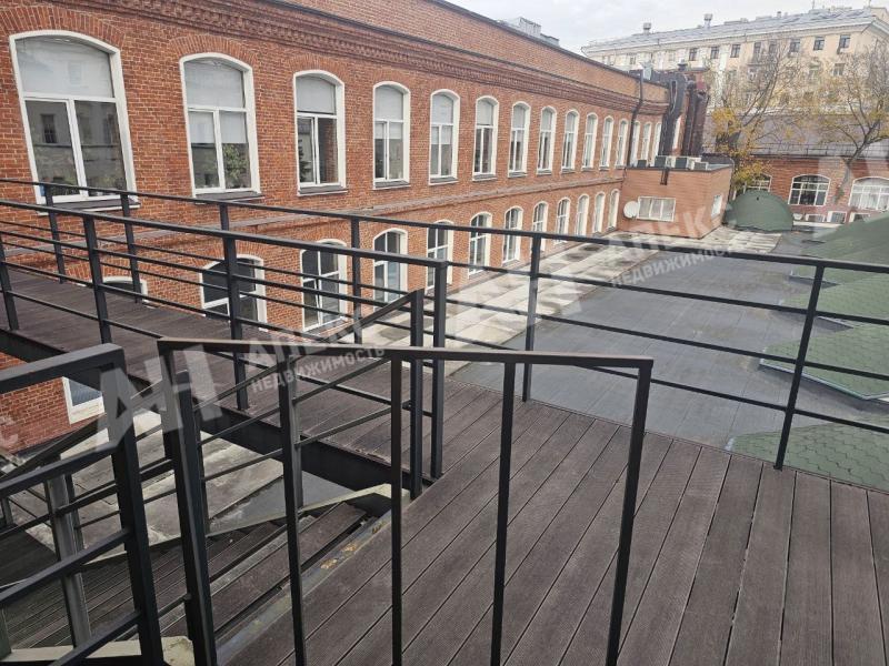 Аренда помещений свободного назначения в Москве в бизнес-центре класса Б на пер Большой Саввинский,м.Студенческая,248 - 541.6 м2,фото-1