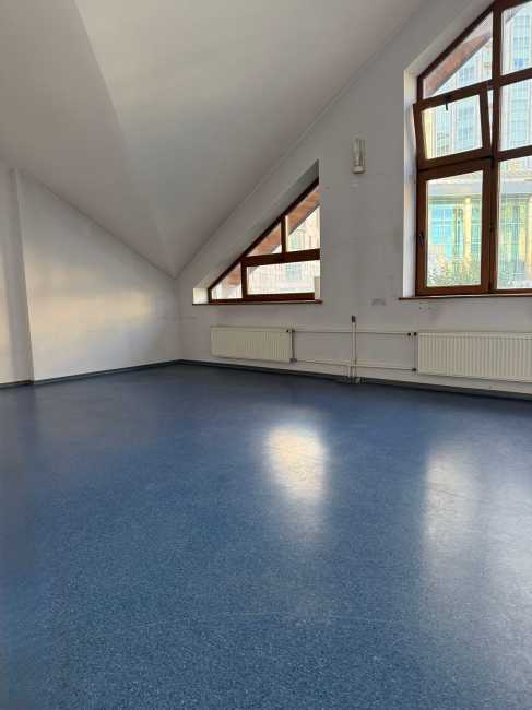 Аренда офиса в Москве в бизнес-центре класса Б на Космодамианской набережной,м.Павелецкая,142.5 м2,фото-1