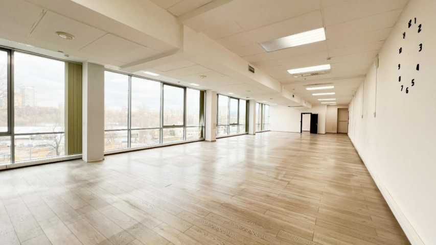 Аренда офиса в Москве в бизнес-центре класса Б на ул Верейская,м.Давыдково,237.8 м2,фото-2